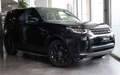 Land Rover Discovery HSE 2019 - Santorini Black on Ebony